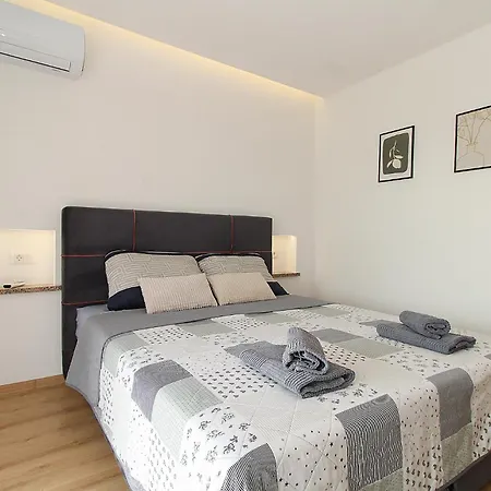 House Mara 2421