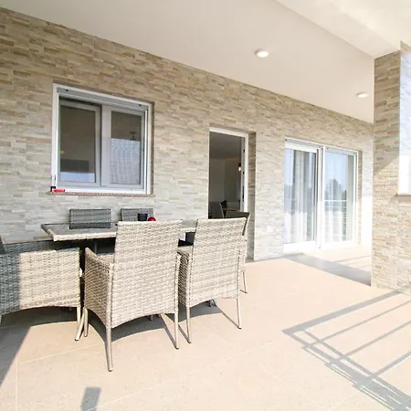 House Mara 2421 Tatil Evi *